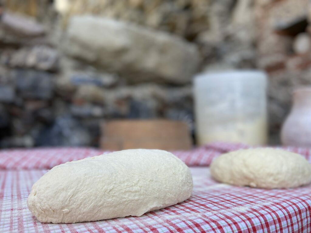 Pane casereccio, uno degli elementi del patrimonio immateriale di Casalvecchio Siculo